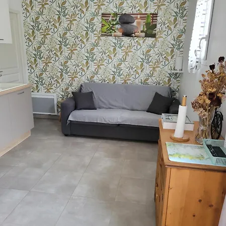 펜션 De La Terriere En Dordogne-perigord *